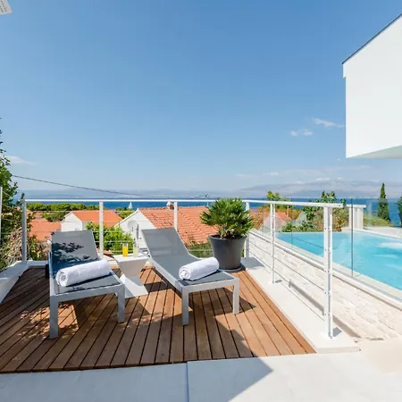 Villa Vitae Sutivan