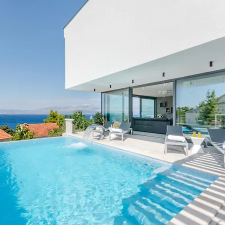Villa Vitae Sutivan