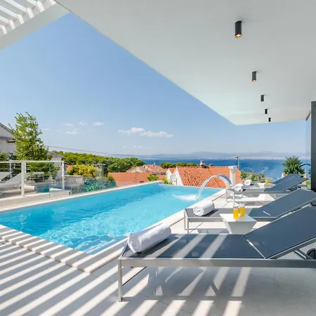 Villa Vitae Sutivan